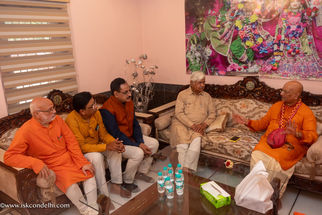 विहिप अध्यक्ष ने इस्कॉन प्रमुख से मिलकर बांग्लादेश की स्थिति पर संवेदना व्यक्त की