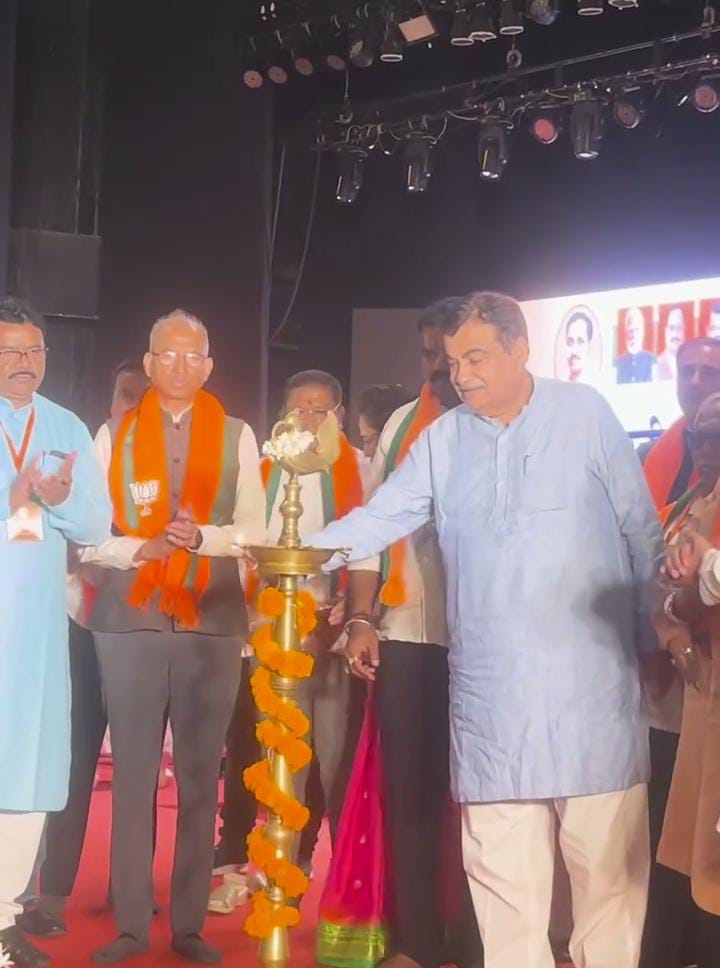 राष्ट्रसंत तुकडोजी महाराज नागपुर विद्यापीठ में माजी विद्यार्थी महामेलावा का हुआ उद्घाटन