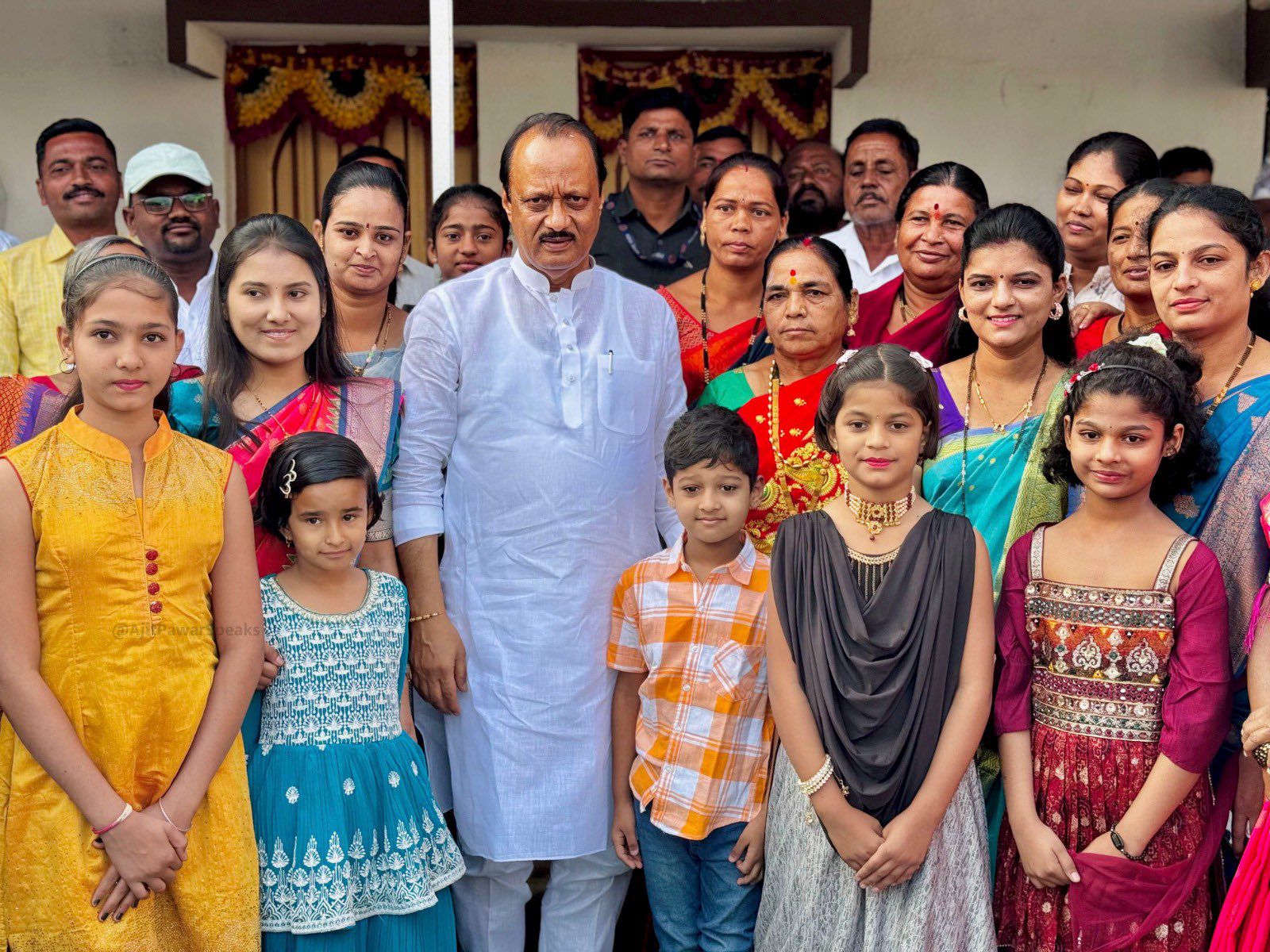 अजित पवार का बारामती दौरा: 27 गांवों में ग्रामीणों से की सीधी बातचीत, विकास कार्यों का दिया आश्वास