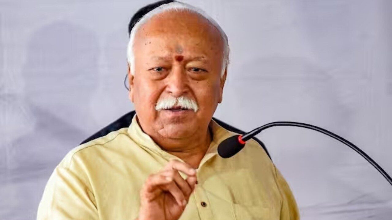 मोहन भागवत ने किया ‘बनाएं जीवन प्राणवान’ पुस्तक का विमोचन
