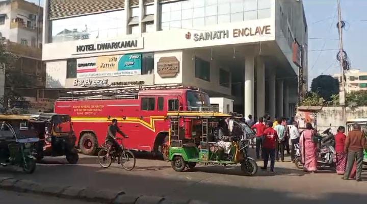माई द्वारका होटल में बम की अफवाह, पुलिस जांच में जुटी