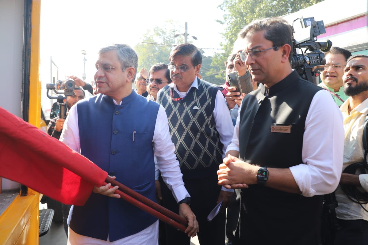 रेलवे यात्रा अब और सुरक्षित: नई तकनीक से ट्रैक निरीक्षण और रखरखाव में बदलाव