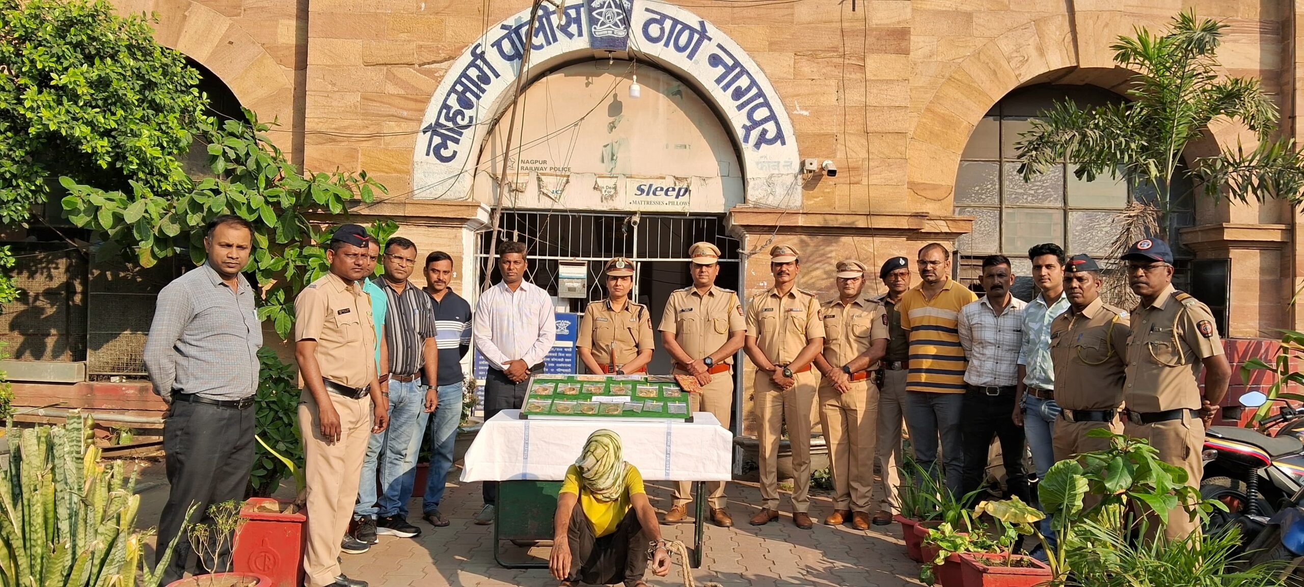  ट्रेन में महिला की पर्स से लाखों के गहने चुराने वाले आरोपी से 12 घंटे में 7.5 लाख के गहने बरामद