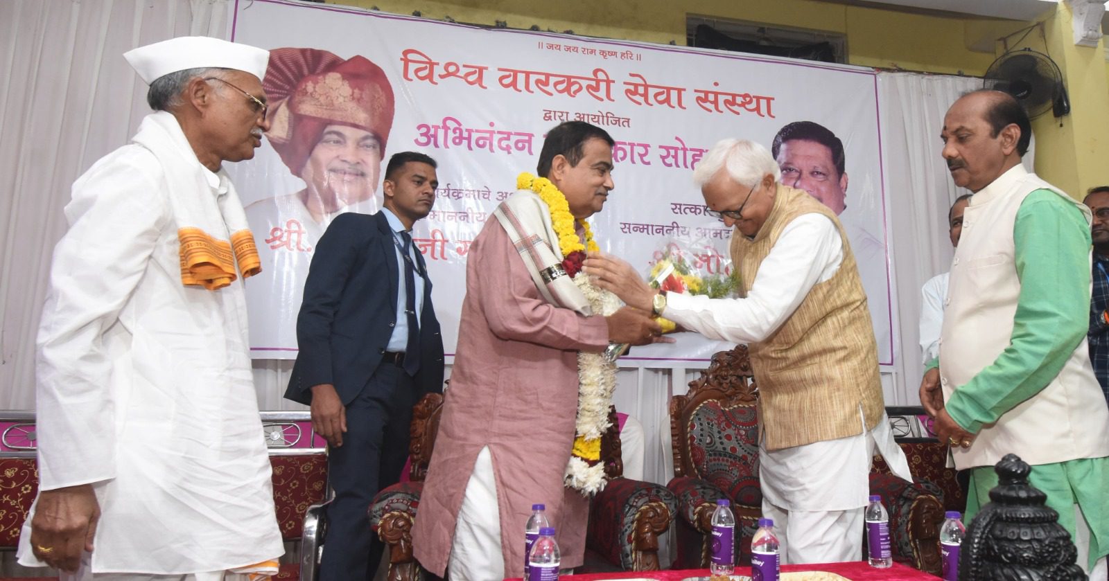 भविष्य पीढ़ी में संतों के विचारों को समाहित करना आवश्यक: केंद्रीय मंत्री नितिन गडकरी