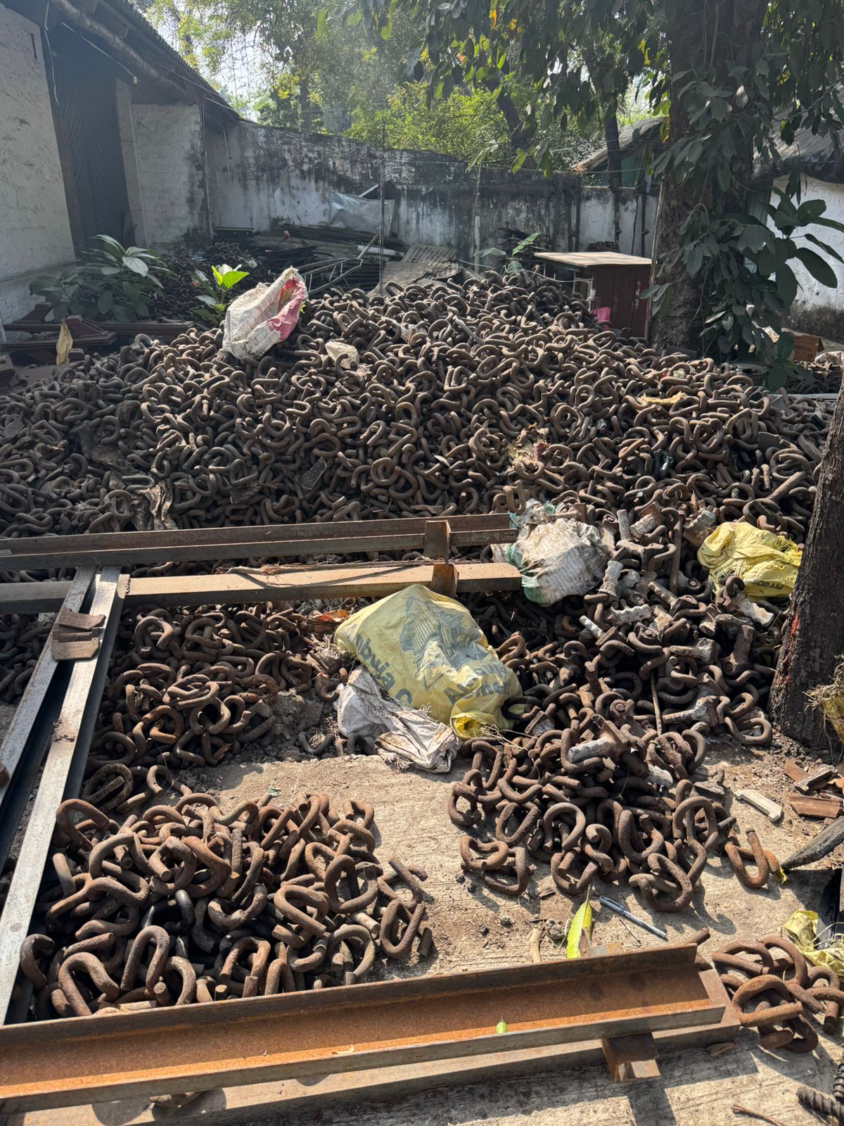 मध्य रेलवे ने कबाड़ बिक्री से उत्पन्न में उल्लेखनीय वृद्धि की