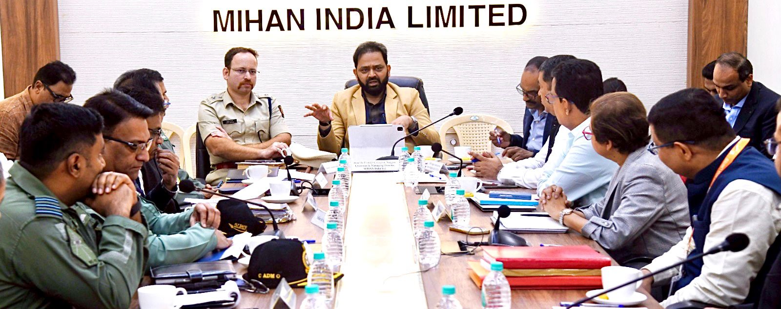 नागपुर एयरपोर्ट विस्तार परियोजना के लंबित कार्य समय सीमा से पहले पूरे करेंगे: कलेक्टर डॉ. विपीन इटनकर