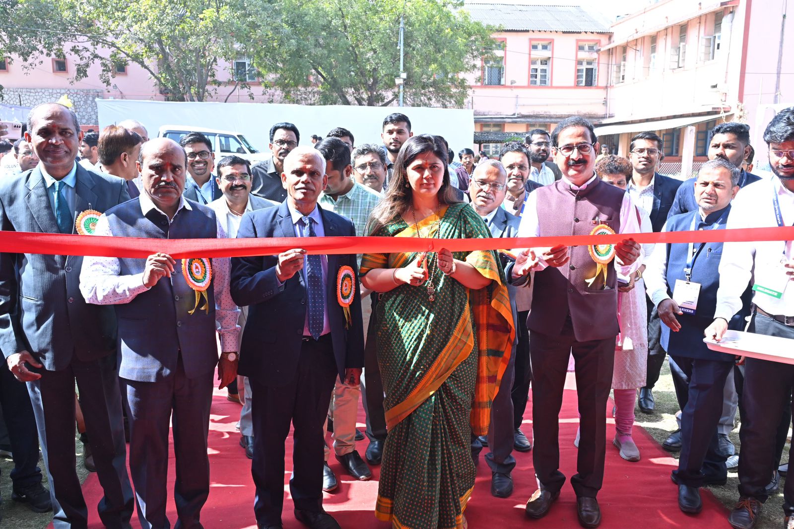 पशुपालन, दुग्ध विकास और मत्स्य पालन के उज्ज्वल भविष्य के लिए शोधकर्ताओं का योगदान और नई तकनीकों का अधिकतम उपयोग जरूरी: पंकजा मुंडे