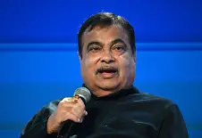 स्कूली जीवन में ही मिले यातायात नियमों की शिक्षा: नितिन गडकरी