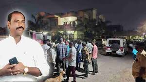 चंद्रपुर में बढ़ती अपराध घटनाएं: घुग्घुस कांग्रेस शहर अध्यक्ष के घर पर अज्ञात हमलावरों की फायरिंग
