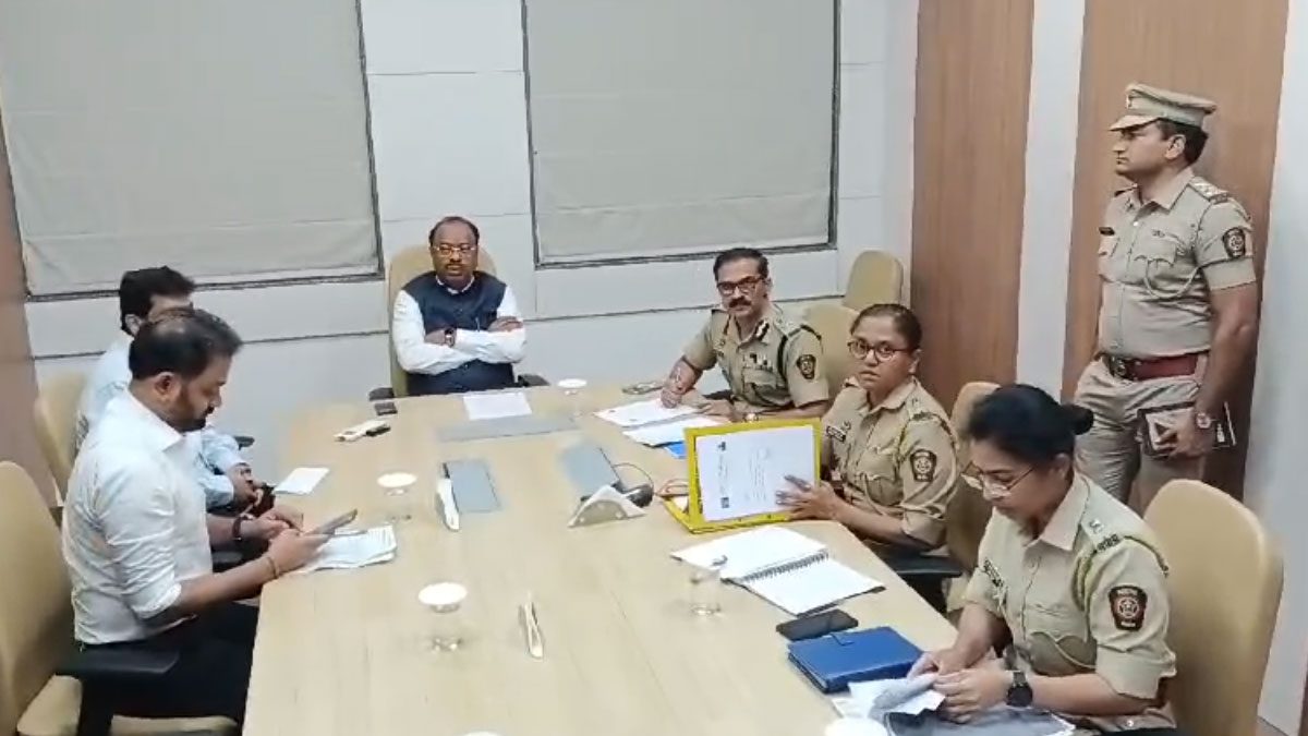 पालकमंत्री चंद्रशेखर बावनकुले और पुलिस कमिश्नर रविंद्र सिंगल की कल की घटना को लेकर उच्च स्तरीय मीटिंग