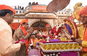 श्री पोद्दारेश्वर राममंदिर में मुख्यमंत्री द्वारा पूजन