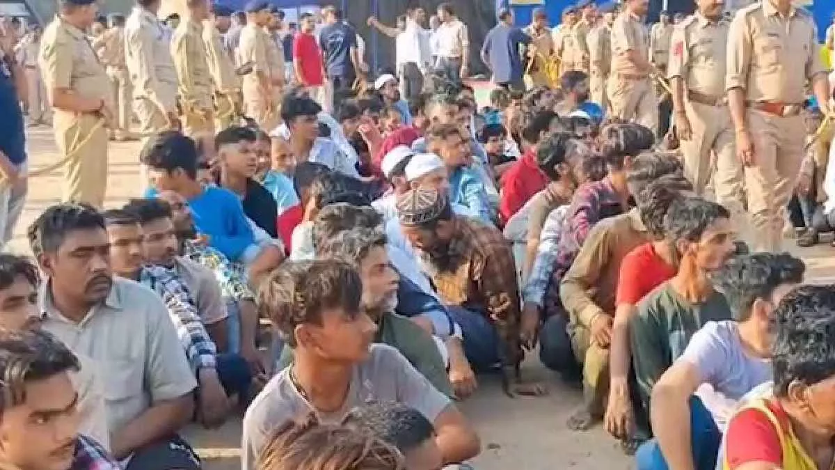 पहलगाम हमले के बाद एक्शन में आई गुजरात पुलिस, 550 बांग्लादेशी घुसपैठियों को किया गिरफ्तार