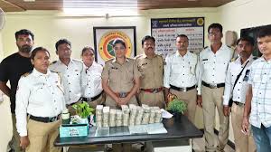 हाइवे पुलिस को बड़ी कामयाबी, कार से बरामद किए 60 लाख